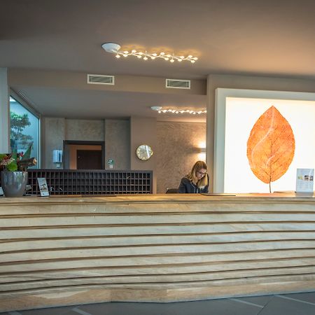 Aqualux Hotel Spa Suite & Terme Bardolino Bagian luar foto