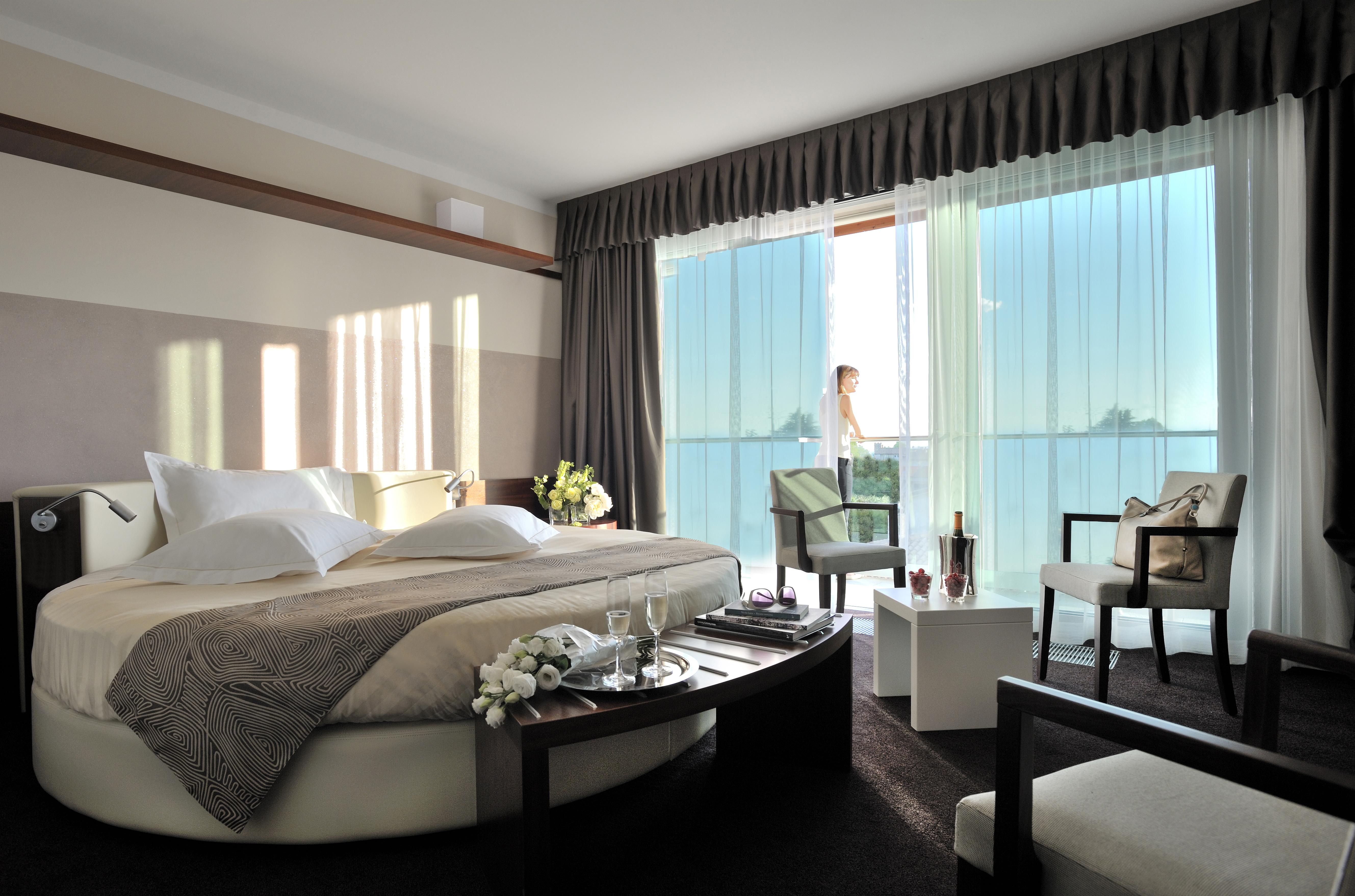 Aqualux Hotel Spa Suite & Terme Bardolino Bagian luar foto