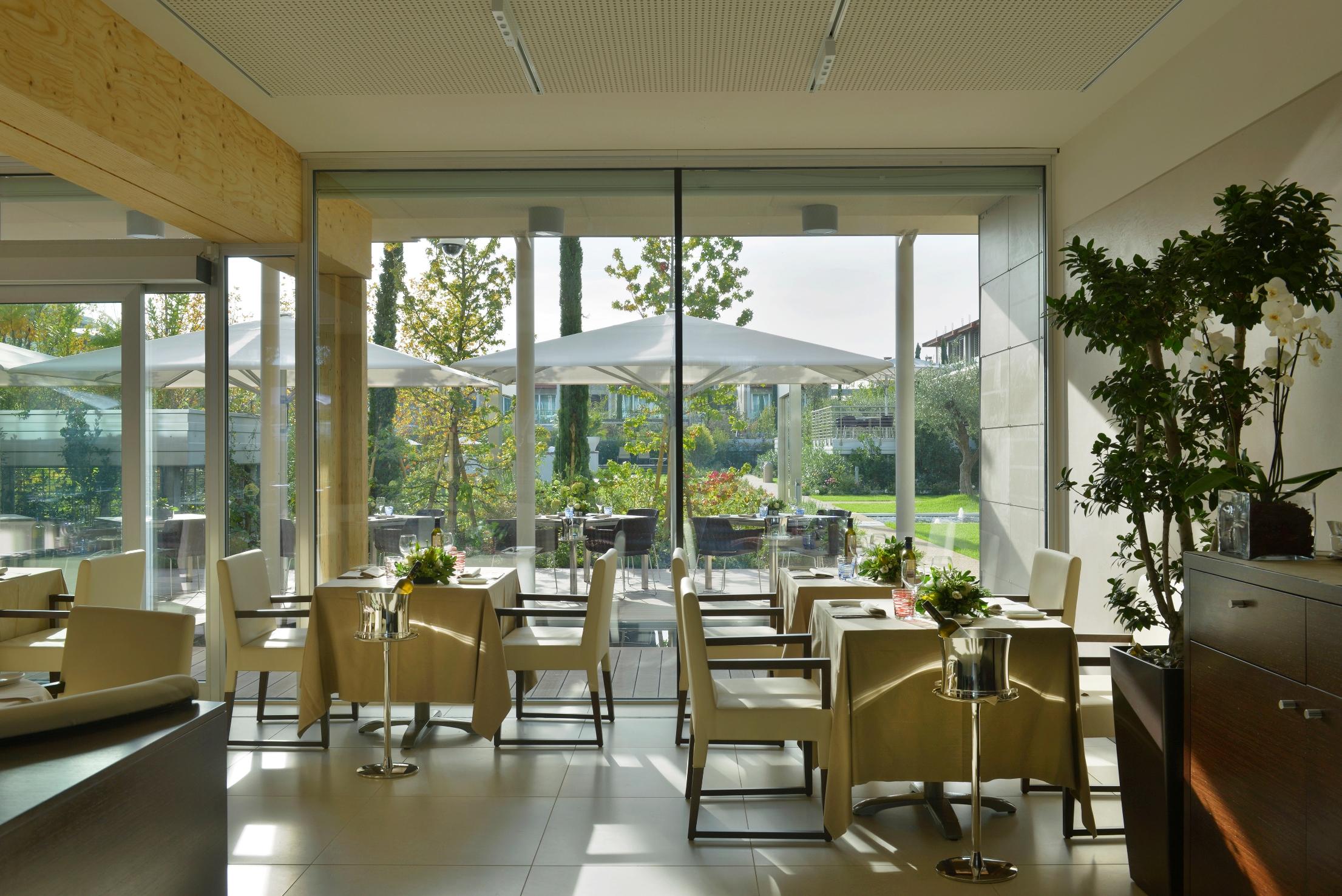 Aqualux Hotel Spa Suite & Terme Bardolino Bagian luar foto