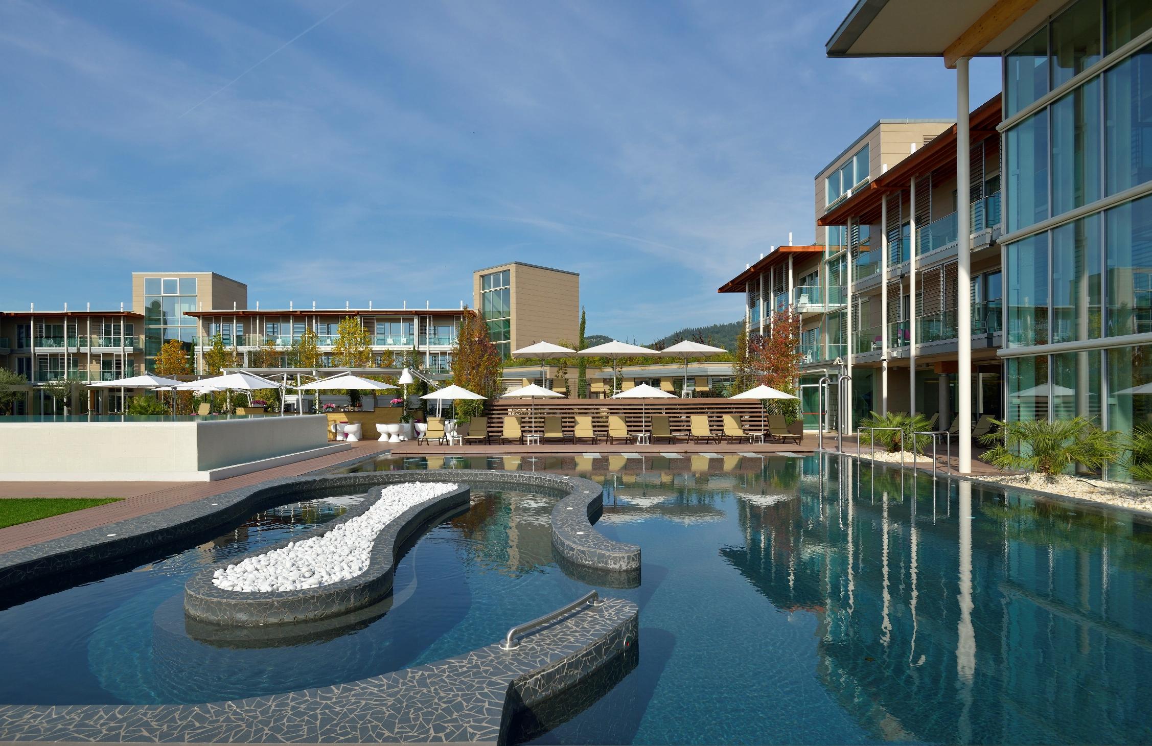 Aqualux Hotel Spa Suite & Terme Bardolino Bagian luar foto