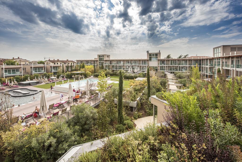 Aqualux Hotel Spa Suite & Terme Bardolino Bagian luar foto